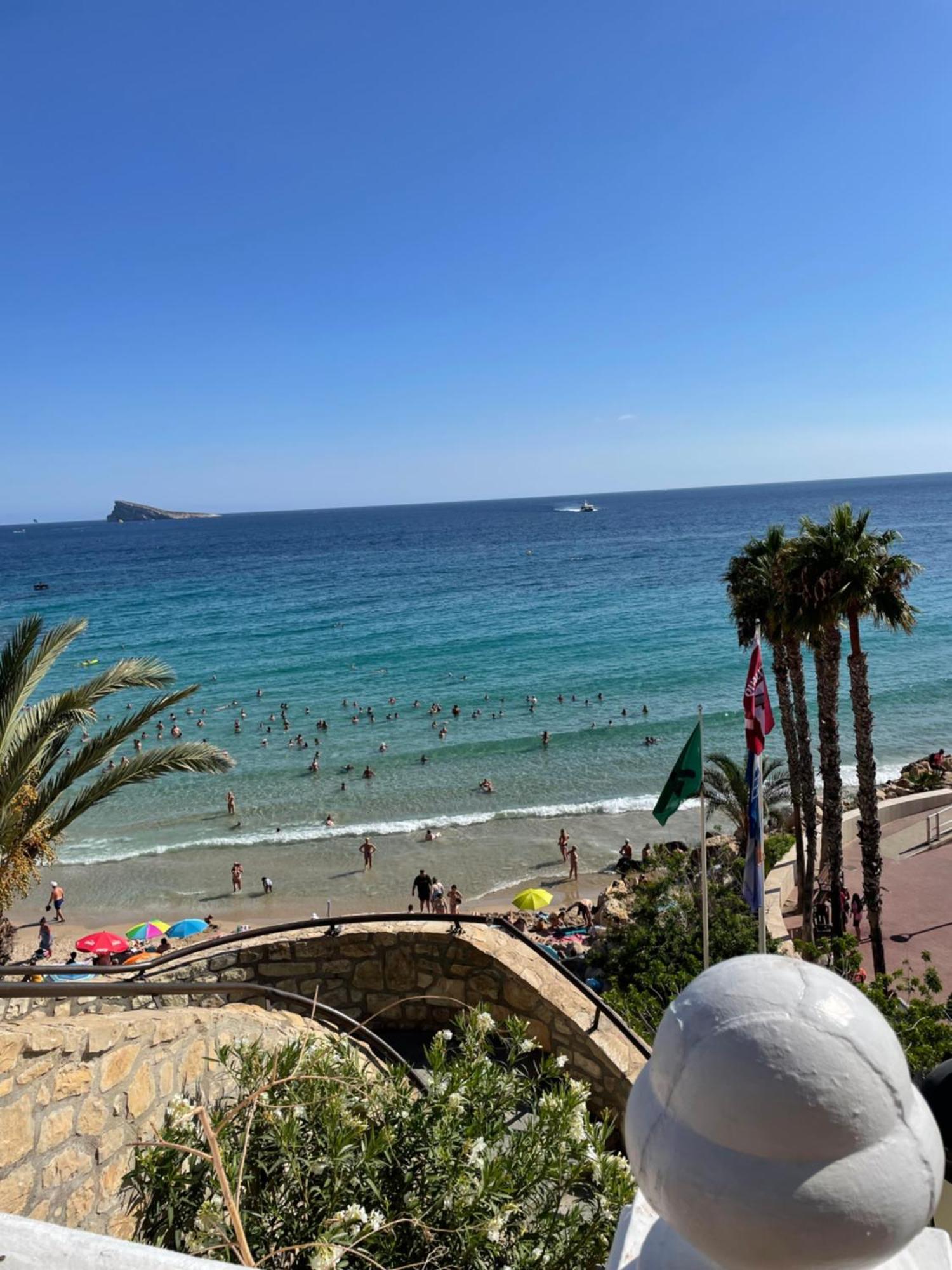 Apartamentos Pelicano Benidorm Buitenkant foto