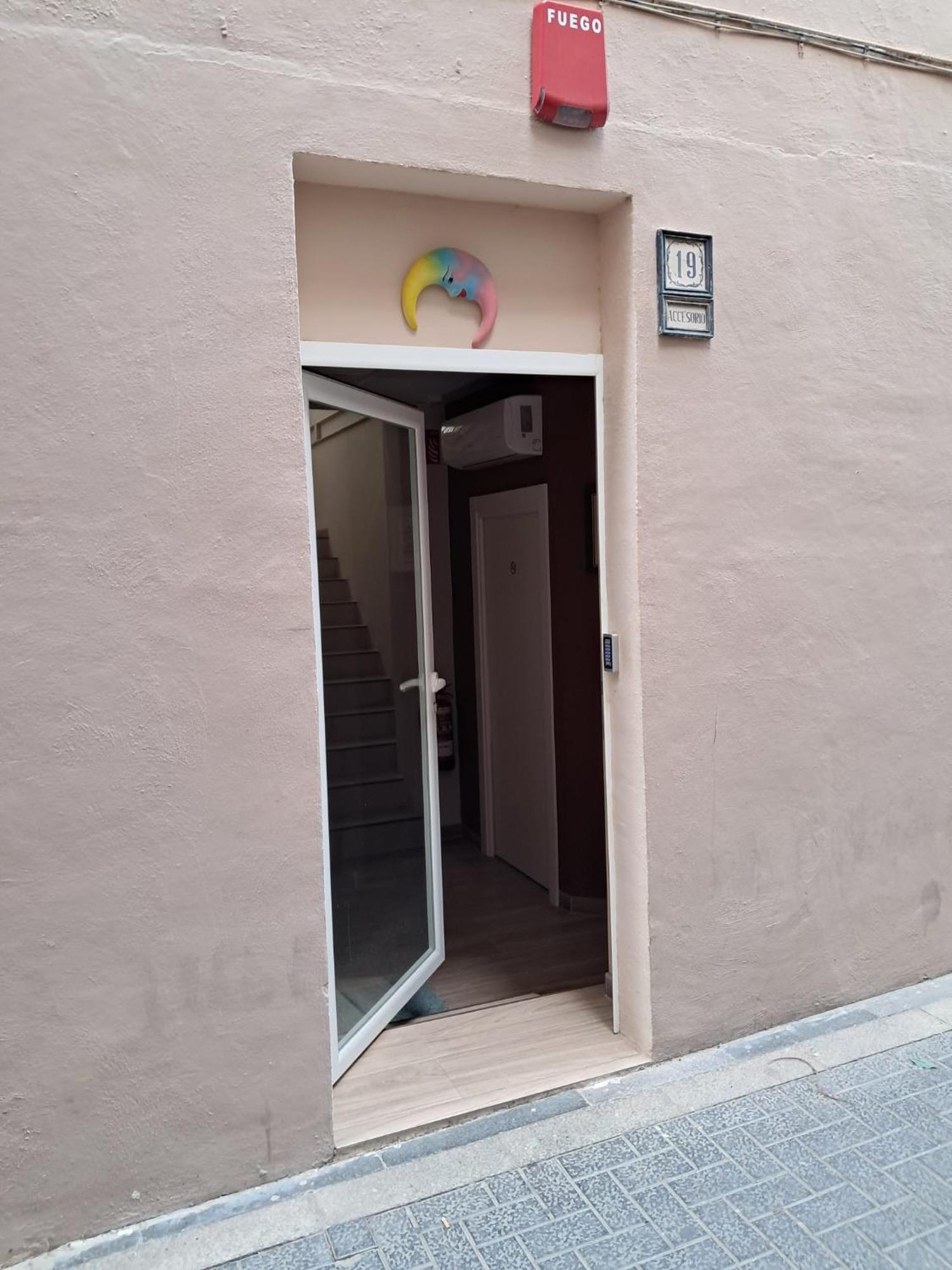 Apartamentos Pelicano Benidorm Buitenkant foto